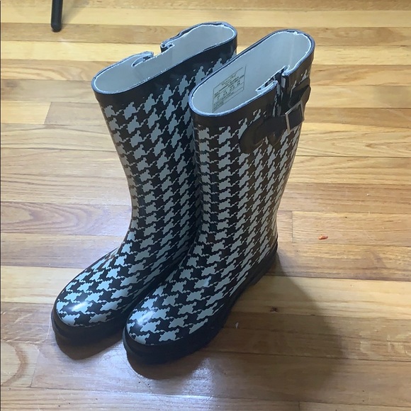Western Chief Shoes - 4/$25 Western Chief Women’s Houndstooth Rain Boots